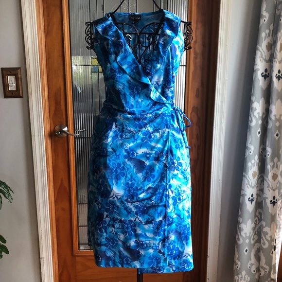 Dress - Picture 1 of 5
